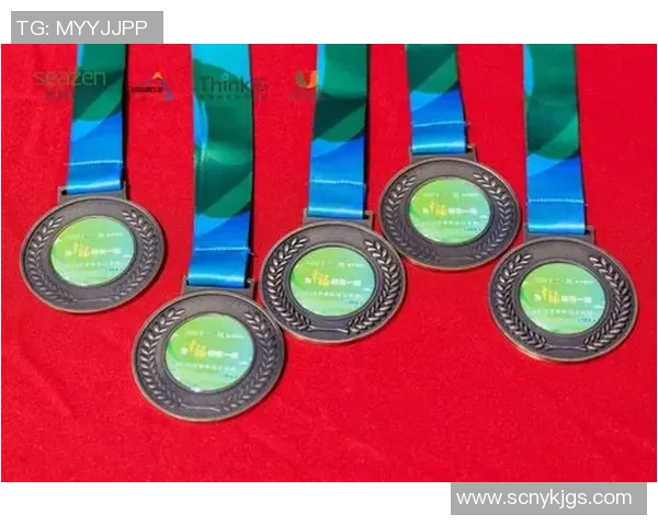 足球明星携手公益传递爱心点亮希望之光