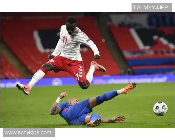 足球明星赛精彩瞬间回顾铲球技术的较量与友谊的碰撞